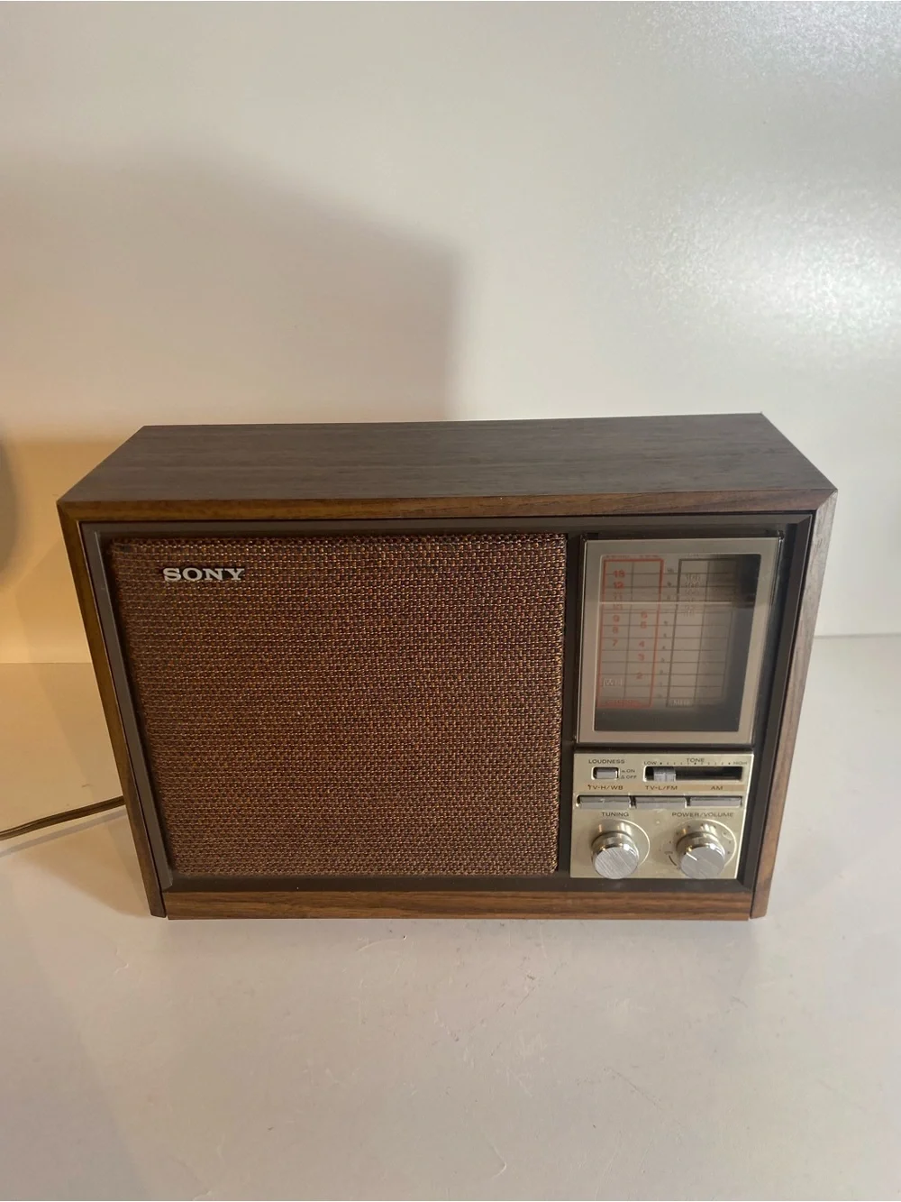 Vintage SONY Tabletop AM FM WB Radio Model ICF-9660W Size 9”x12”